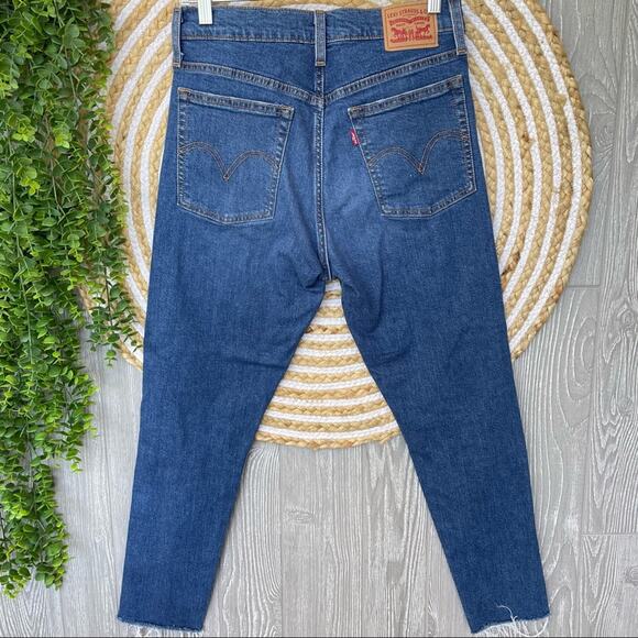 Levi's Womens Button Fly Distressed Wedgie Skinny Jeans Size 29 - Picture 2 of 8